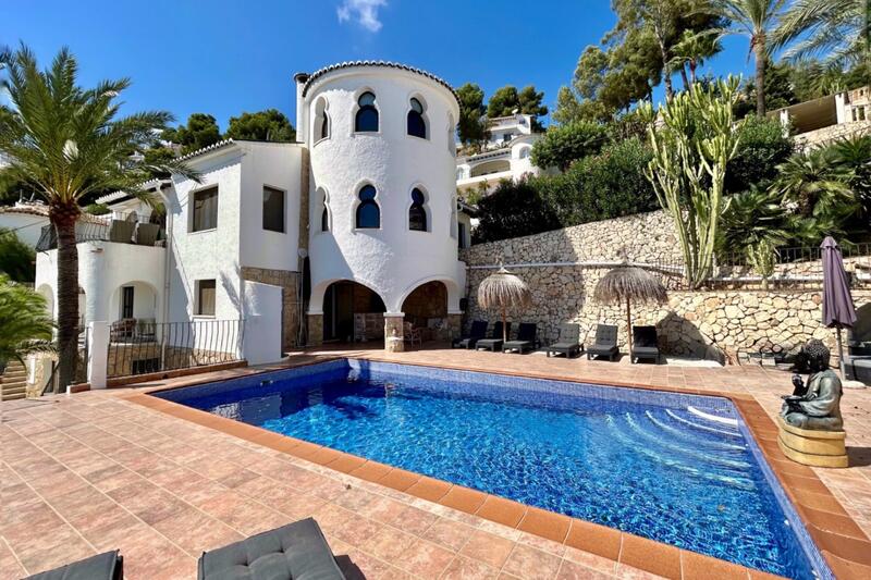 Villa til salg i Moraira, Alicante