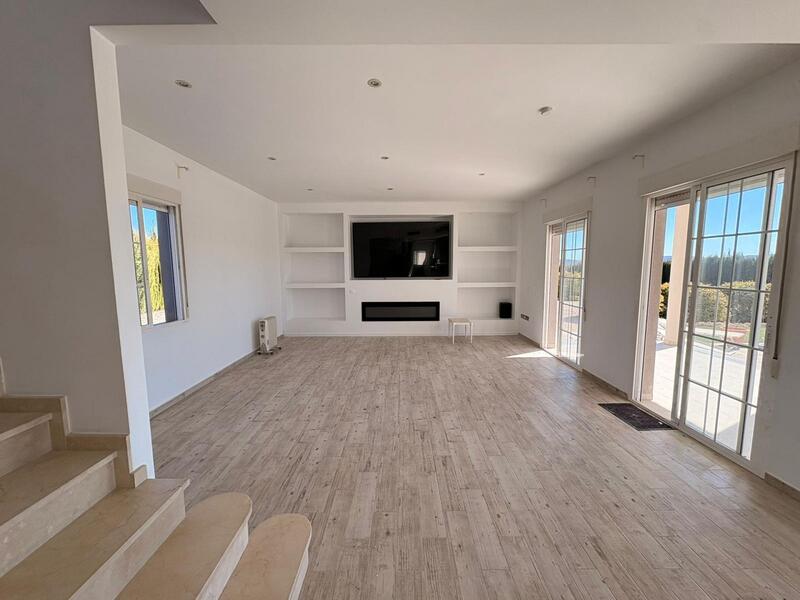 6 bedroom Villa for sale