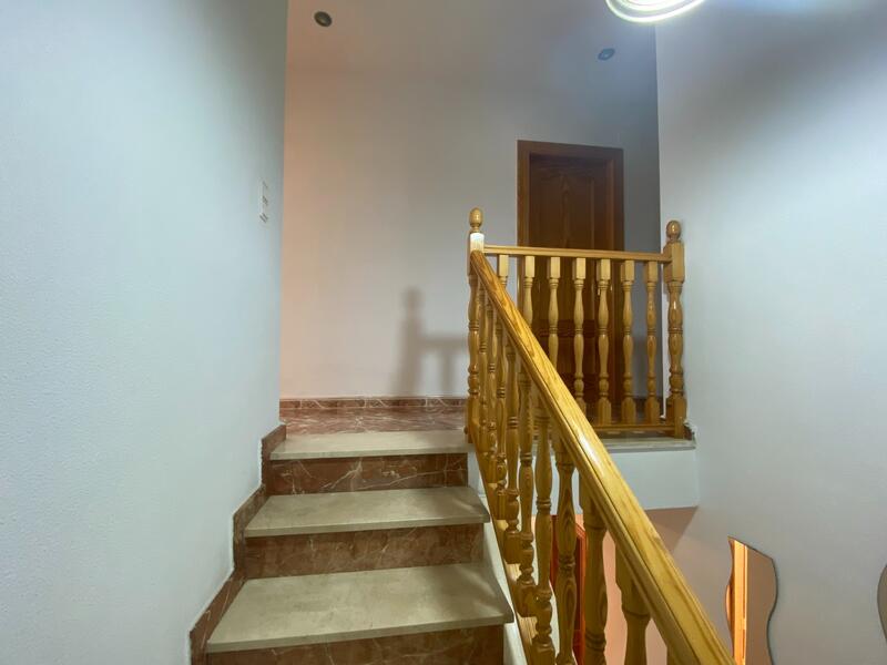 4 bedroom Townhouse for sale