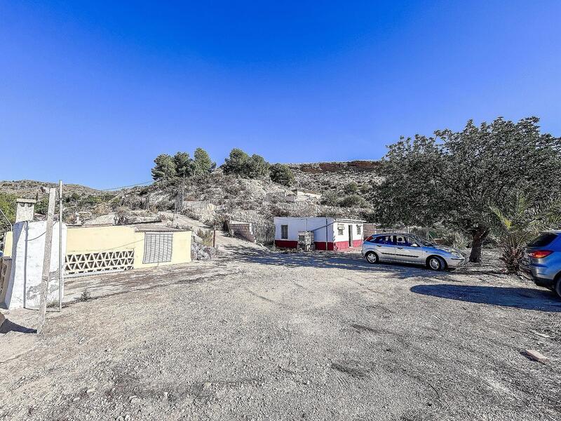 4 bedroom Country House for sale