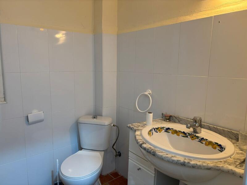 1 bedroom Apartment for Long Term Rent