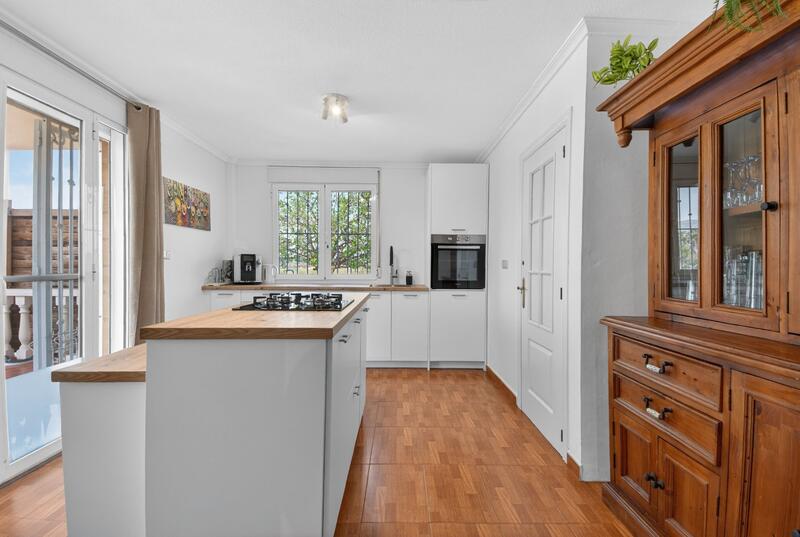 5 bedroom Country House for sale