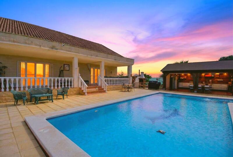 5 bedroom Country House for sale