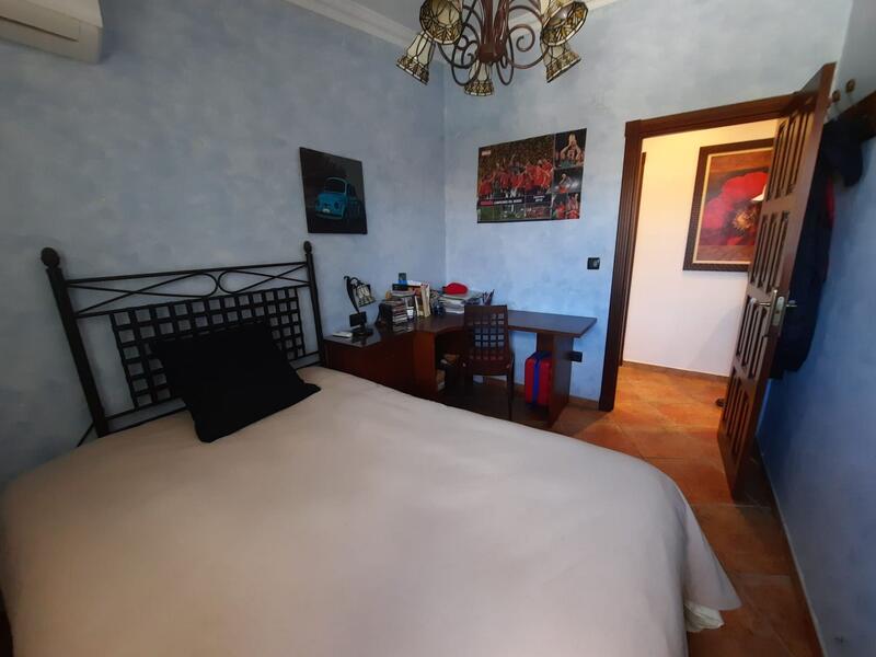 6 bedroom Villa for sale