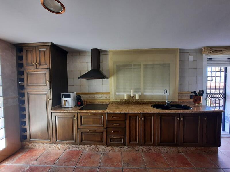 6 bedroom Villa for sale