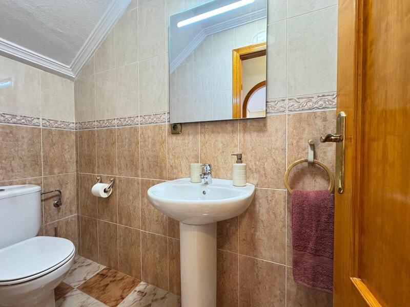 2 bedroom Townhouse for sale