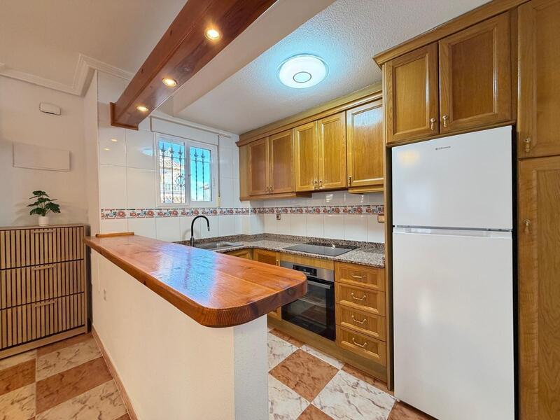 2 bedroom Townhouse for sale