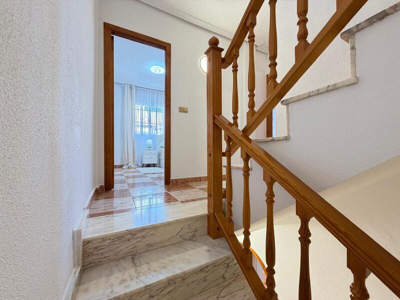 2 bedroom Townhouse for sale