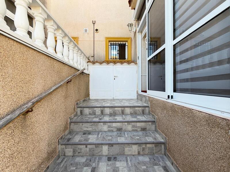 2 bedroom Townhouse for sale