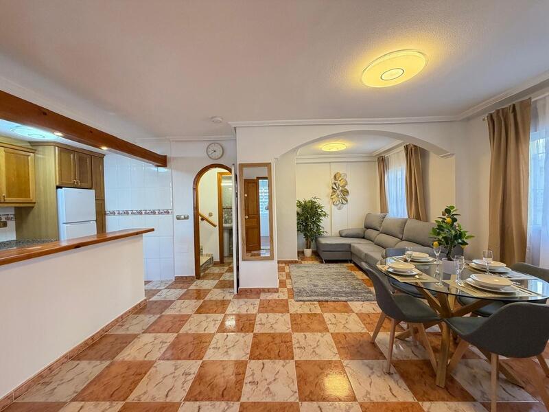 2 bedroom Townhouse for sale