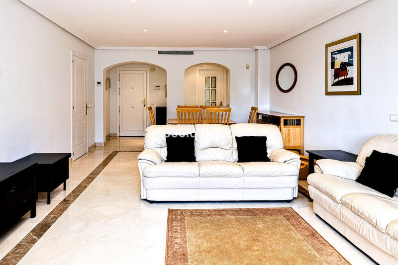 5 bedroom Apartment for sale