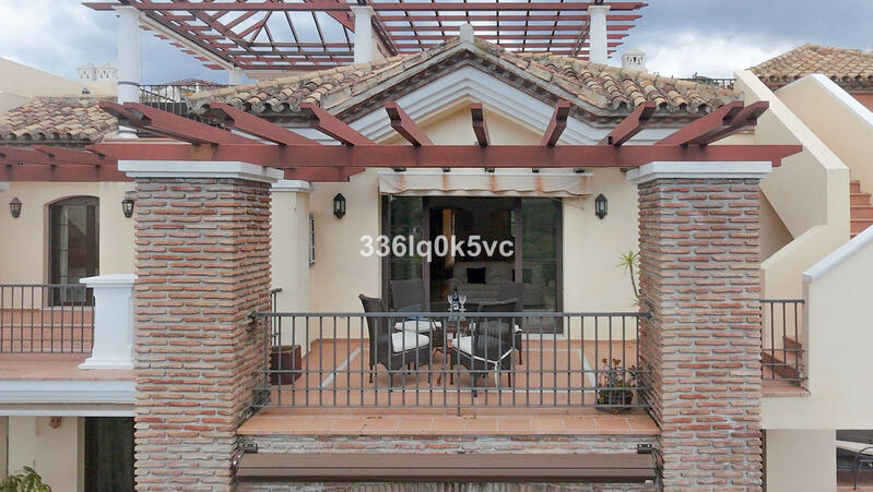 5 bedroom Apartment for sale