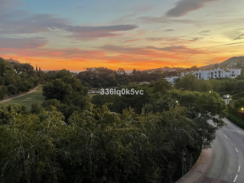 5 bedroom Apartment for sale