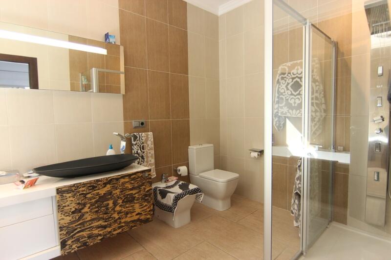 5 bedroom Villa for sale 5 bedroom Villa for sale