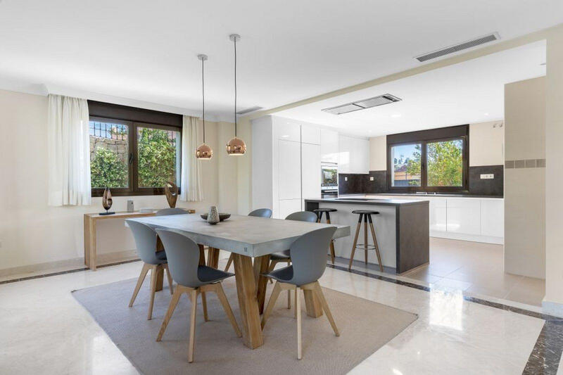 4 slaapkamer Villa Te koop