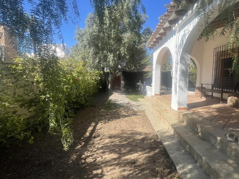 4 bedroom Villa for sale