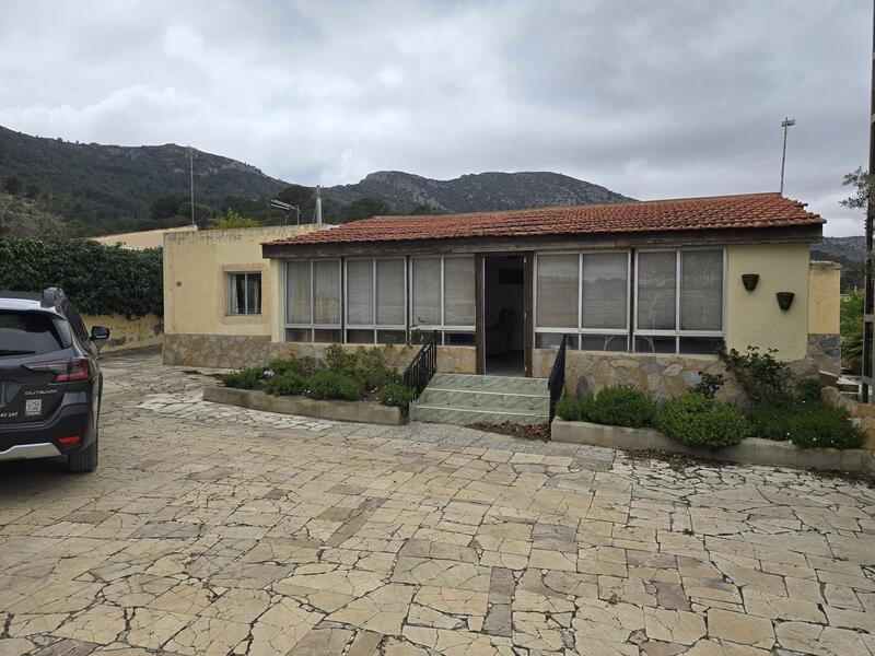 вилла продается в La Romana, Alicante