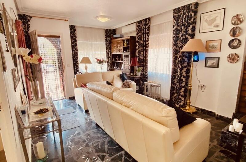 2 Cuarto Villa en venta