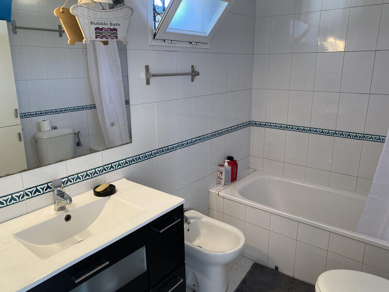 3 slaapkamer Gezinswoning Te koop 3 slaapkamer Gezinswoning Te koop