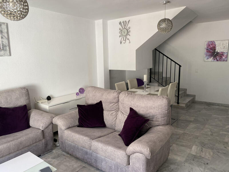 3 slaapkamer Gezinswoning Te koop 3 slaapkamer Gezinswoning Te koop