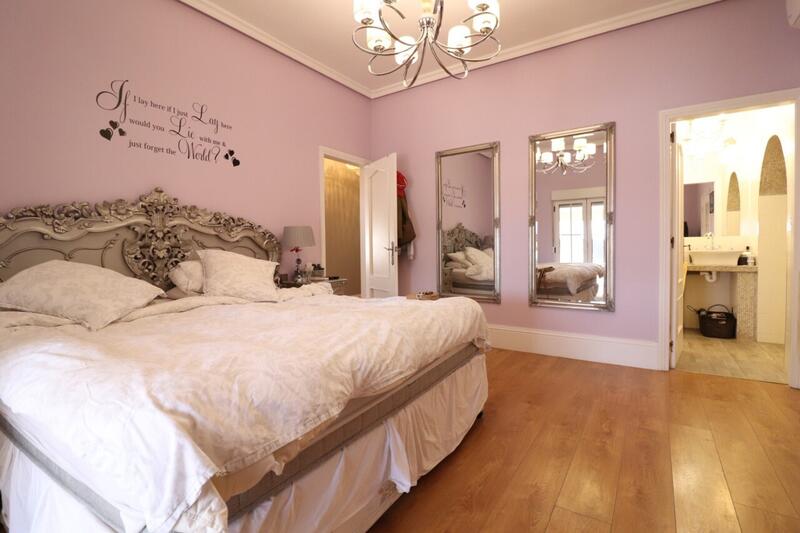 6 Schlafzimmer Landhaus zu verkaufen