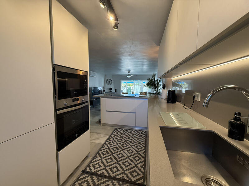 3 bedroom Townhouse for sale