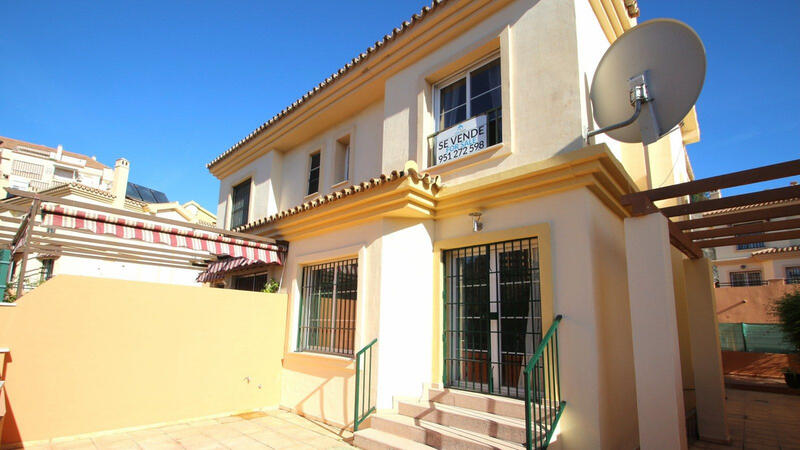 Villa for sale in Cortijuelos, los (Romanes, Los), Málaga