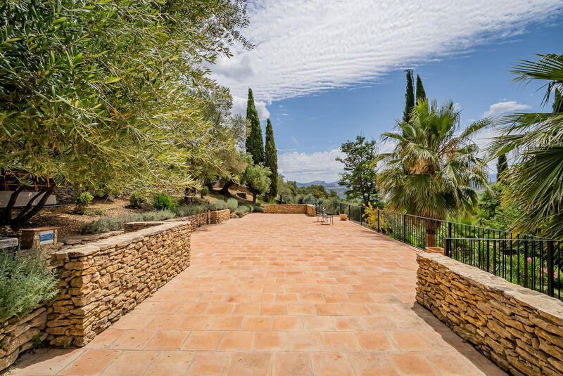 6 slaapkamer Landhuis Te koop 6 slaapkamer Landhuis Te koop