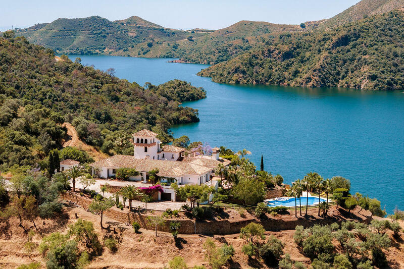 6 soverom Herregård til salgs