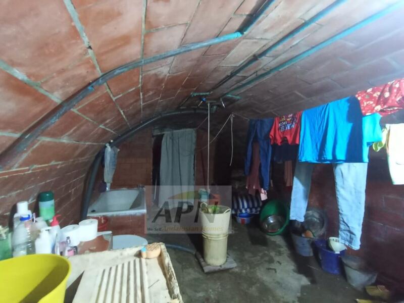 4 bedroom Townhouse for sale