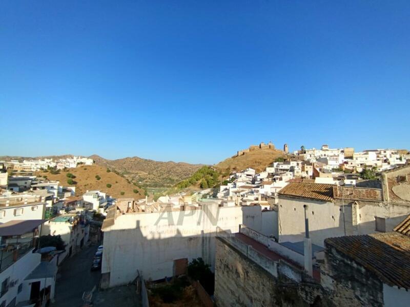 4 bedroom Townhouse for sale