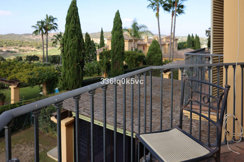 4 slaapkamer Gezinswoning Te koop 4 slaapkamer Gezinswoning Te koop