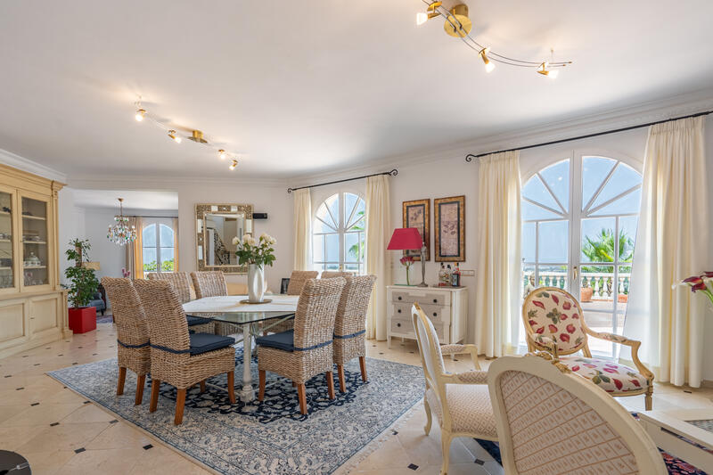 5 slaapkamer Villa Te koop 5 slaapkamer Villa Te koop