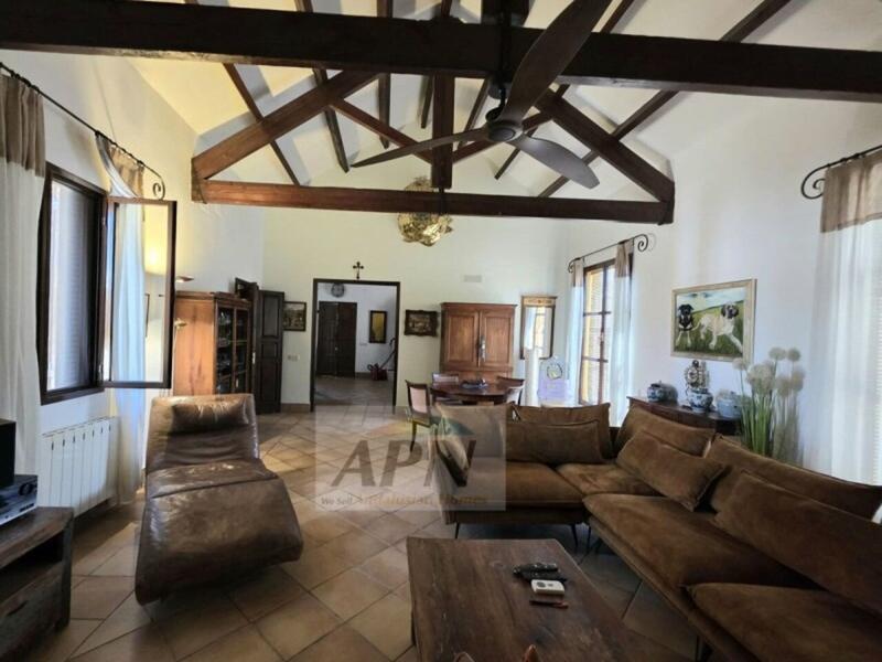 4 chambre Auberge à vendre