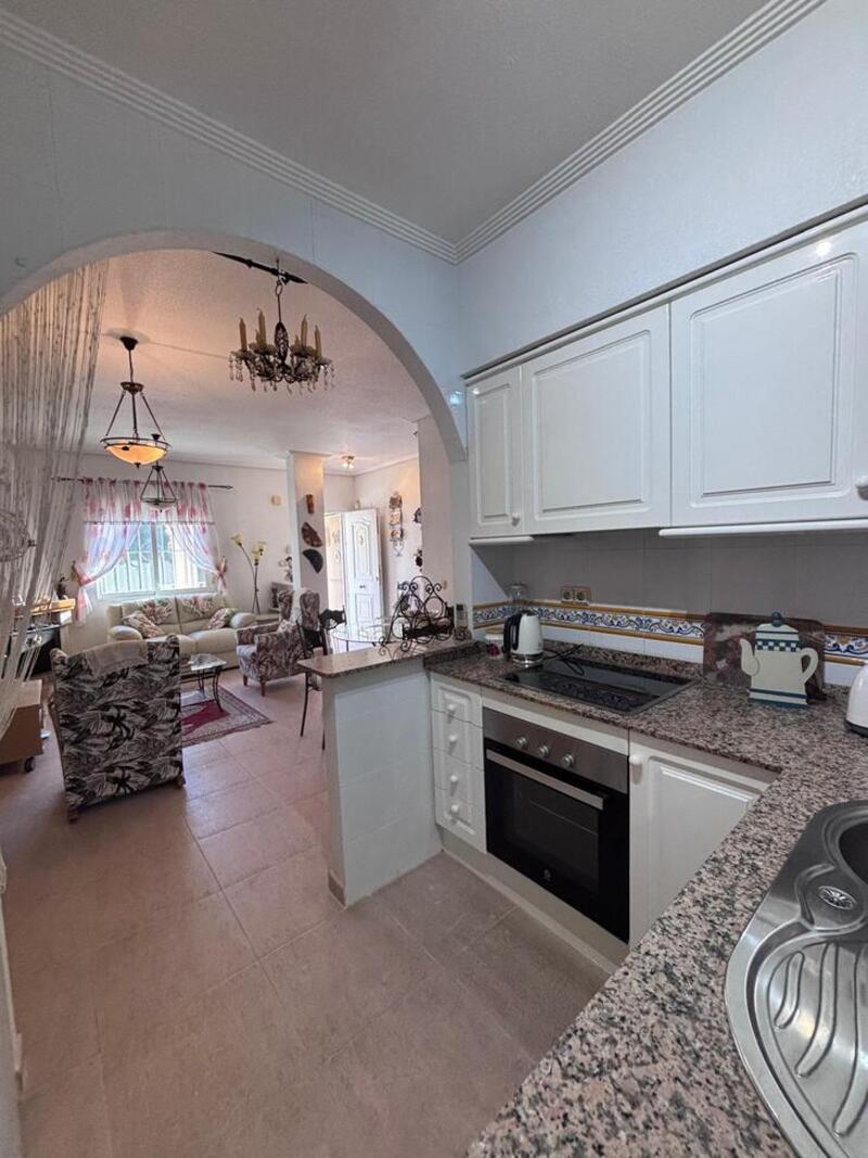 2 bedroom Townhouse for sale