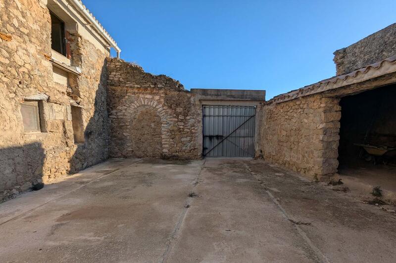 2 bedroom Country House for sale 2 bedroom Country House for sale