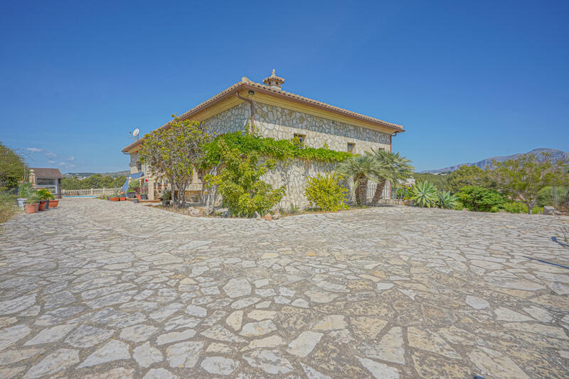 4 bedroom Villa for sale