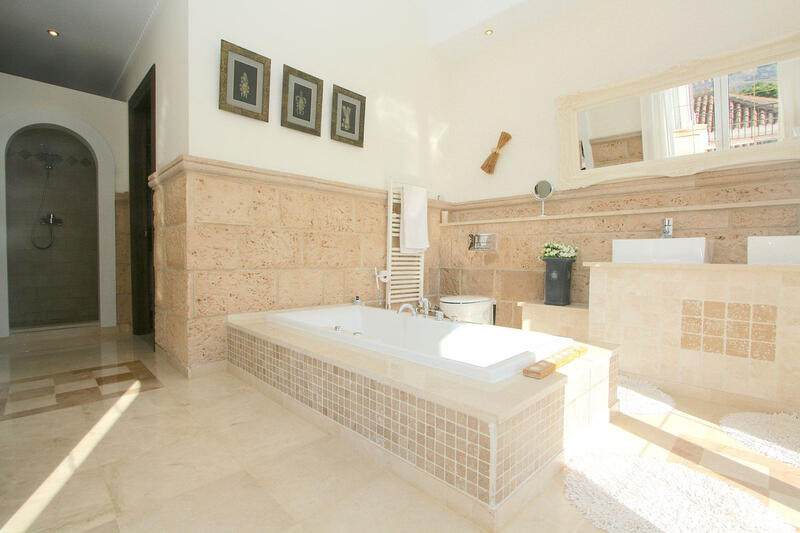 4 slaapkamer Villa Te koop 4 slaapkamer Villa Te koop