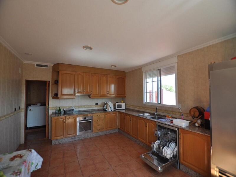 8 bedroom Villa for sale