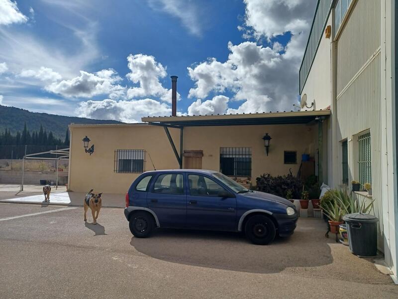 4 bedroom Country House for sale 4 bedroom Country House for sale