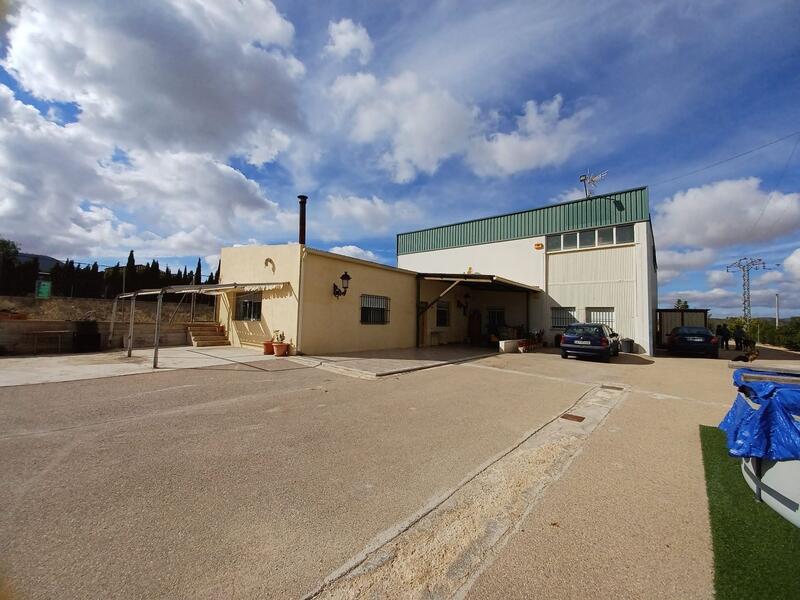 4 bedroom Country House for sale 4 bedroom Country House for sale