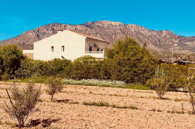 5 bedroom Country House for sale