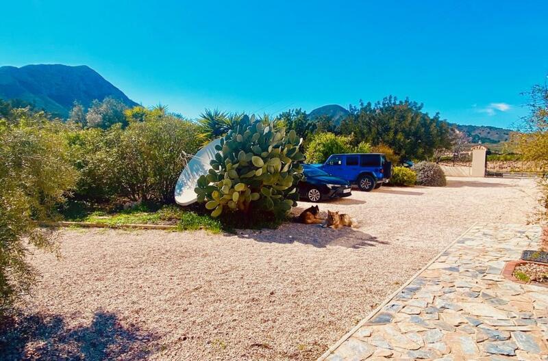 5 bedroom Country House for sale