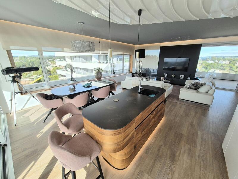 Apartamento en venta en Las Colinas Golf, Alicante