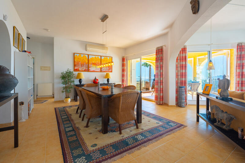 4 bedroom Villa for sale