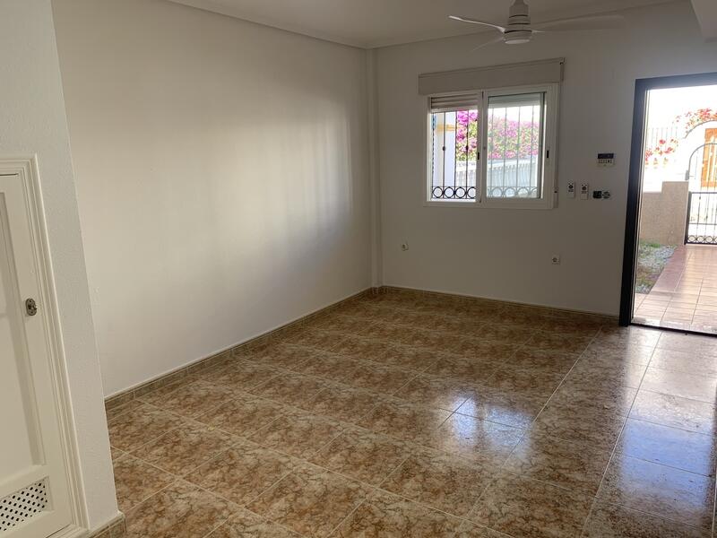 2 bedroom Townhouse for sale