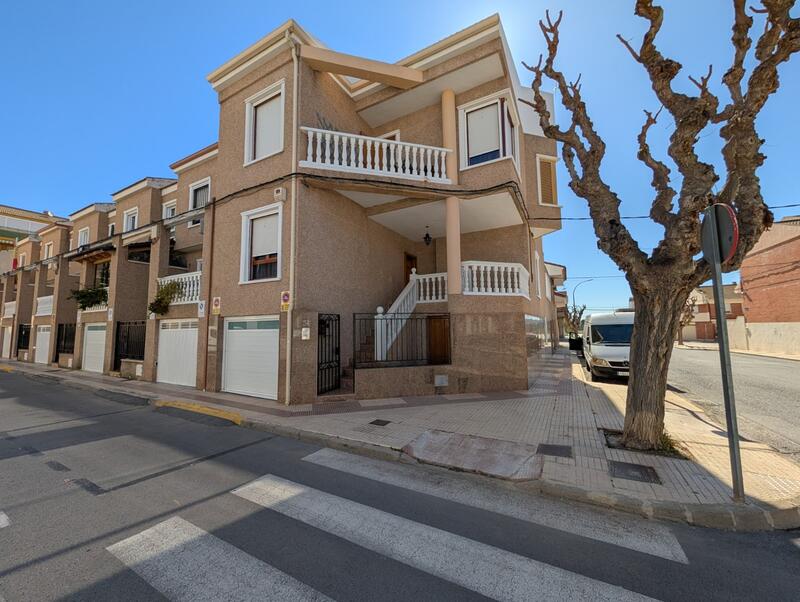 Byhus til salg i Sax, Alicante Byhus til salg i Sax, Alicante