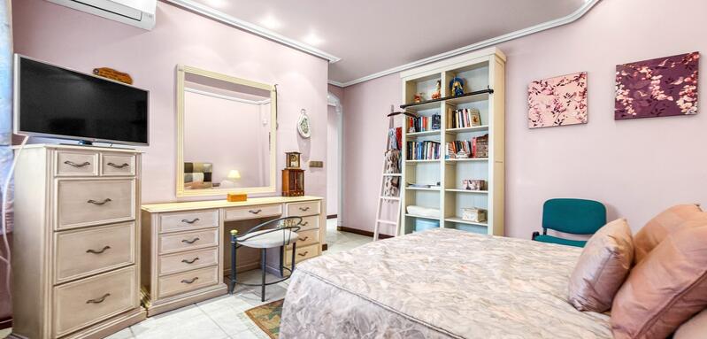 5 bedroom Villa for sale