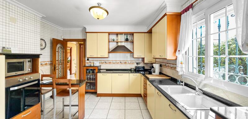 5 bedroom Villa for sale