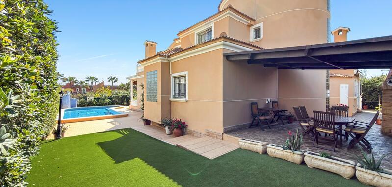 5 bedroom Villa for sale